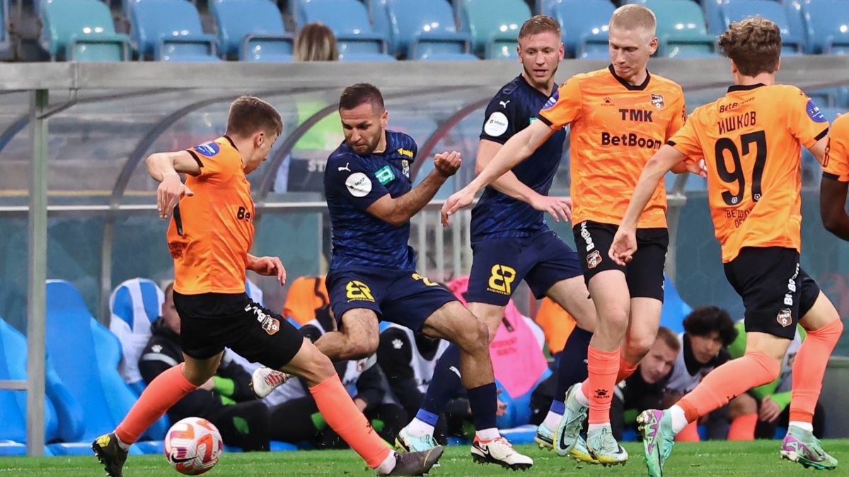 «Сочи», уступая 0:2, ушёл от поражения в матче с «Уралом»