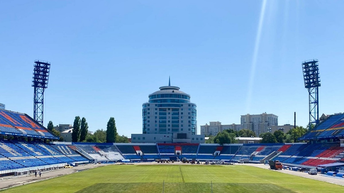 Домашние стадионы «Факела» и «Оренбурга» допущены к проведению матчей РПЛ