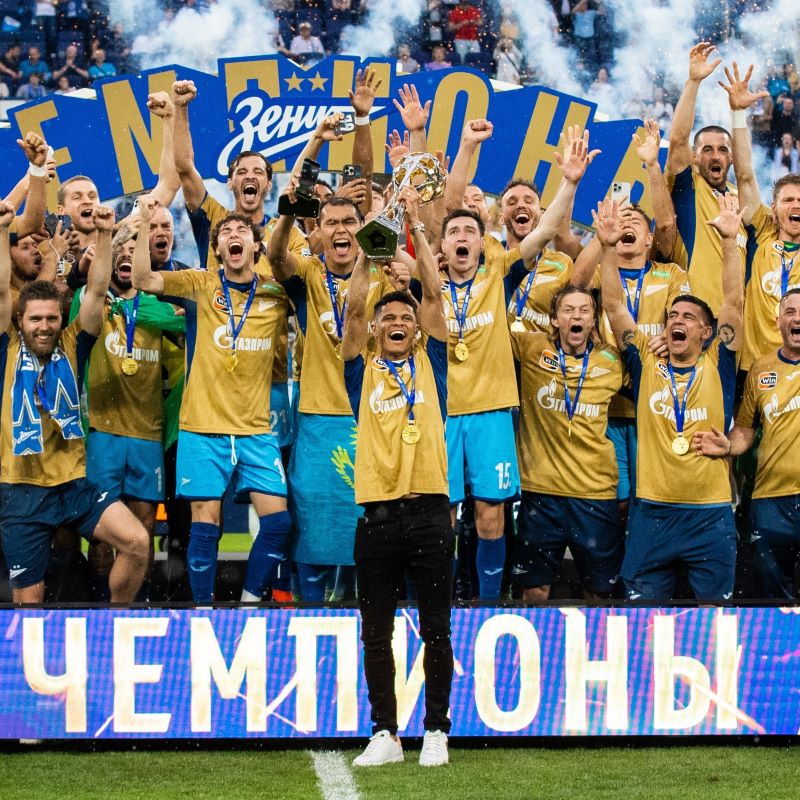 «Зенит» получил золотые медали и трофей за чемпионство в Мир РПЛ