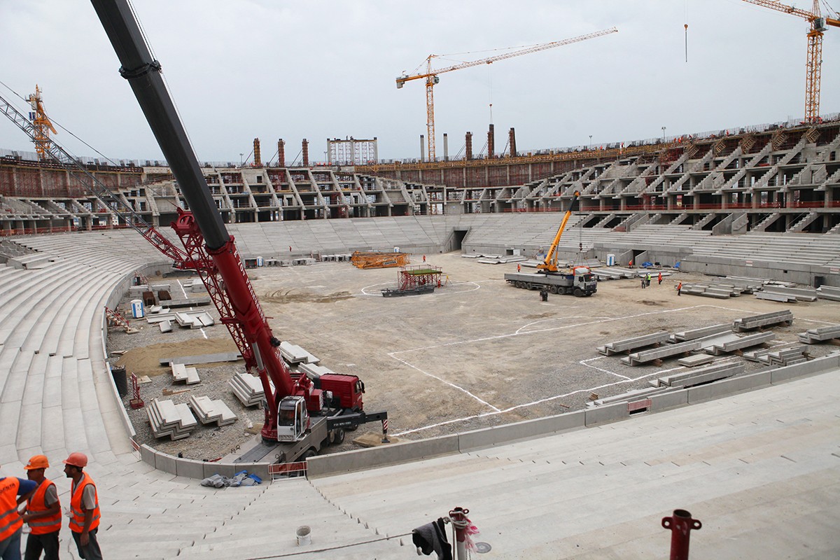 Для строительства стадиона 5 бульдозеров. Строительство стадиона Краснодар. Строящийся стадион в Краснодаре. Краснодар строится. Этапы строительства стадиона Краснодар.