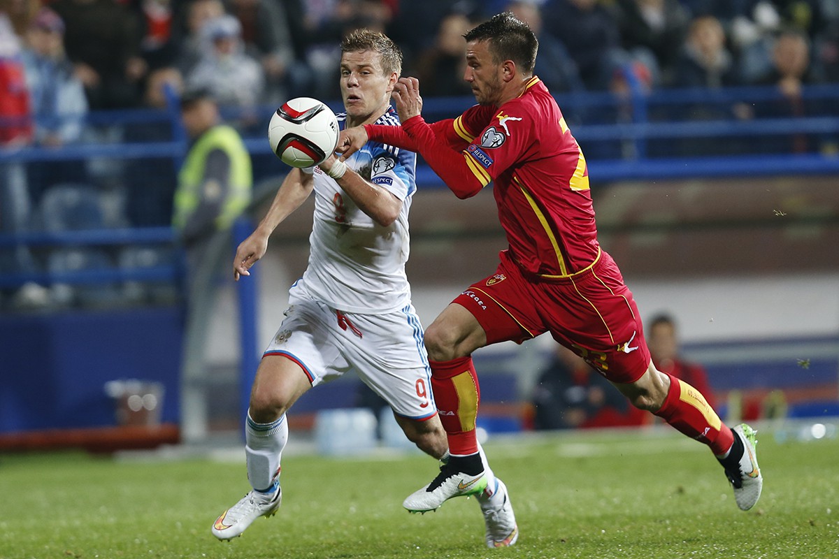 Russian match. Матч Россия Черногория 2015. Черногория и Россия. Россия Черногория 2015 Кокорин. Черногория и Албания футбол.