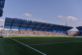 Стадион Газовик