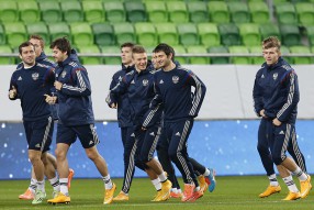 Pre-match training session of the National Team of ...